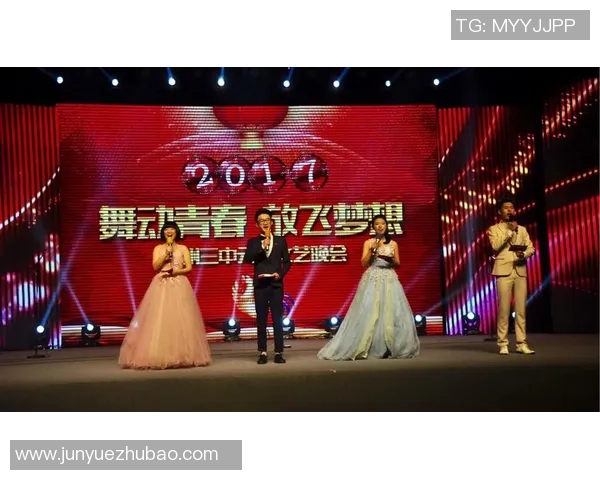 足球与艺术的交融在绘画背景中展现激情与梦想的完美结合 足球与艺术的交融在绘画背景中展现激情与梦想的完美结合